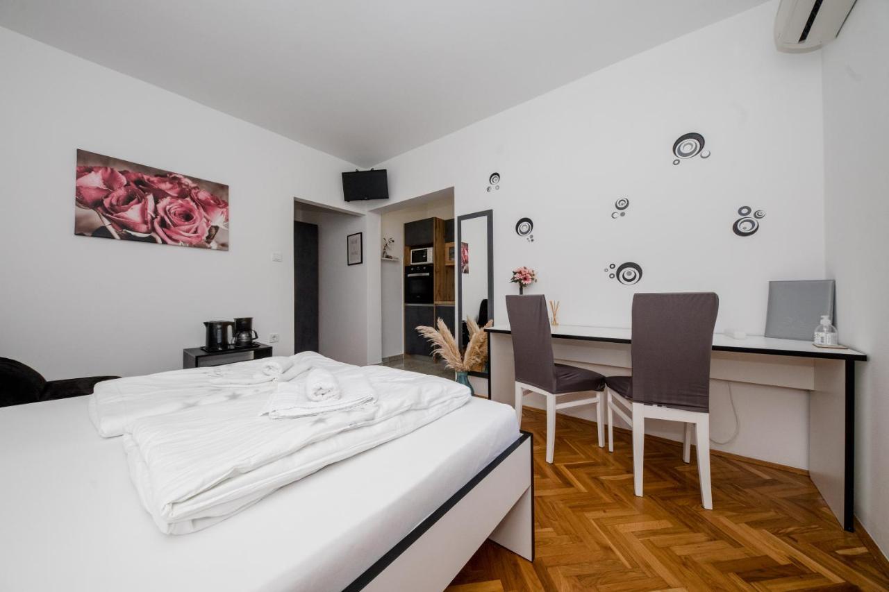 Apartmani Ana & Milo لوبار المظهر الخارجي الصورة