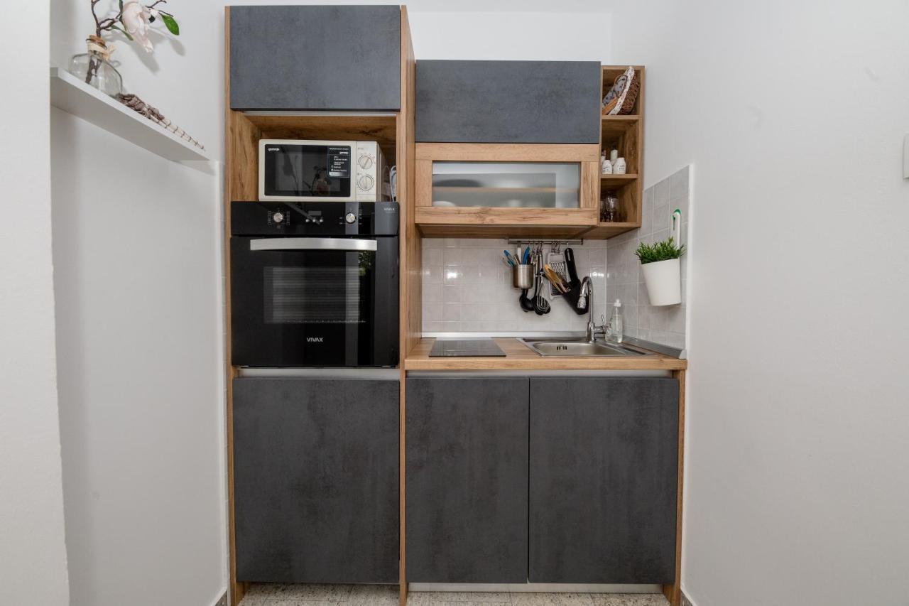 Apartmani Ana & Milo لوبار المظهر الخارجي الصورة