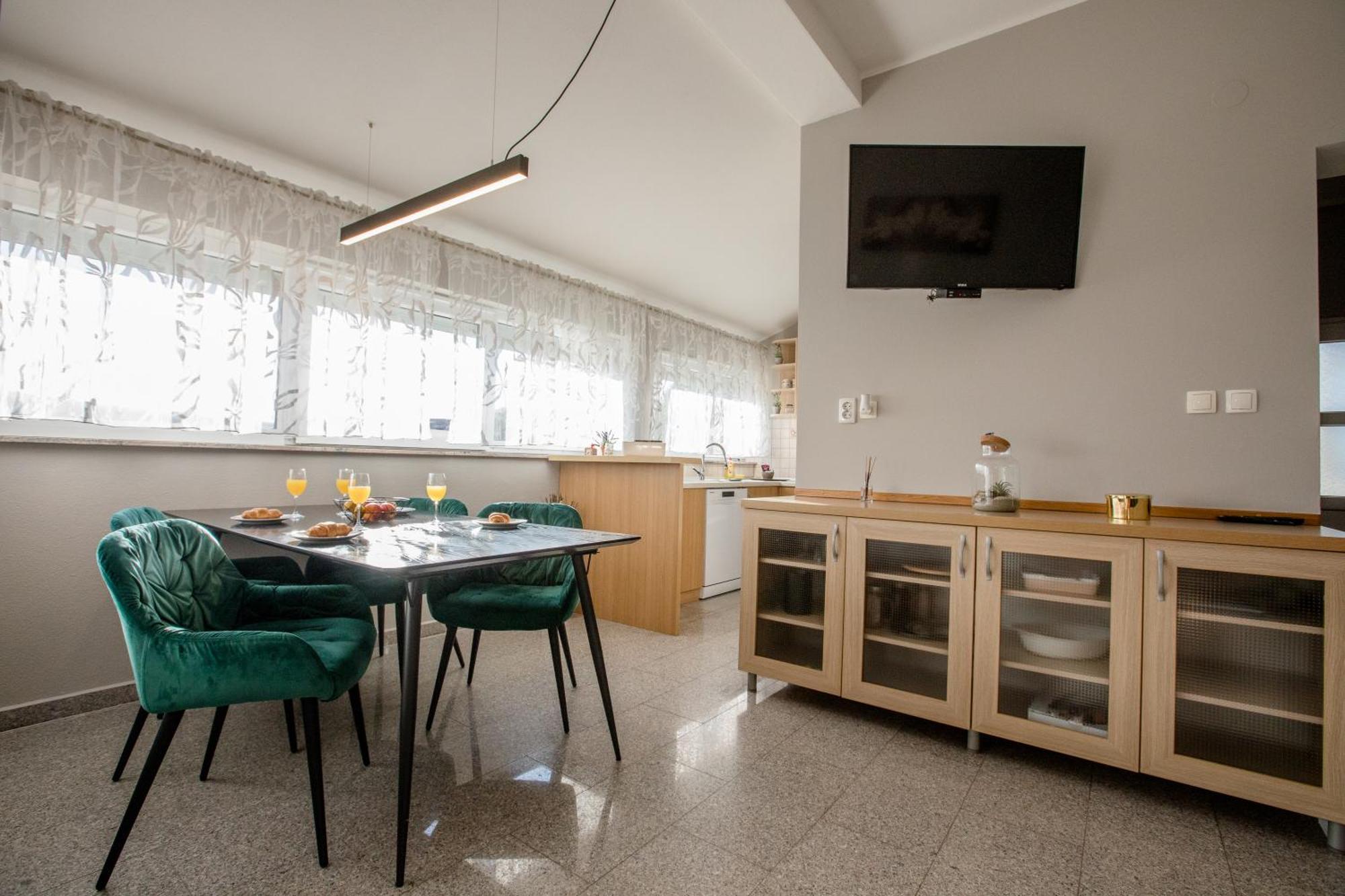 Apartmani Ana & Milo لوبار الغرفة الصورة